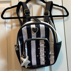 Betsy Johnson Little back bag